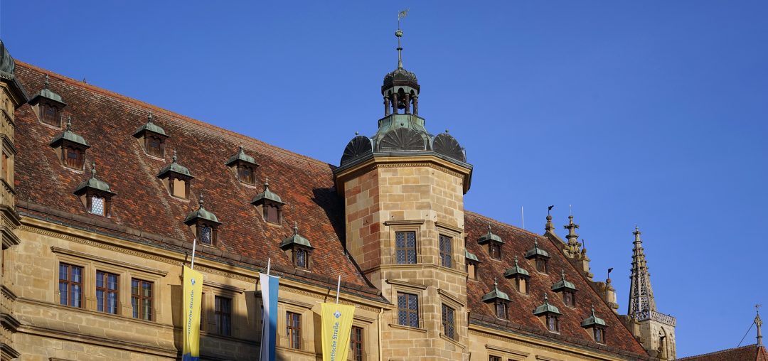 Der Treppenturm des Rathauses Rothenburg ob der Tauber